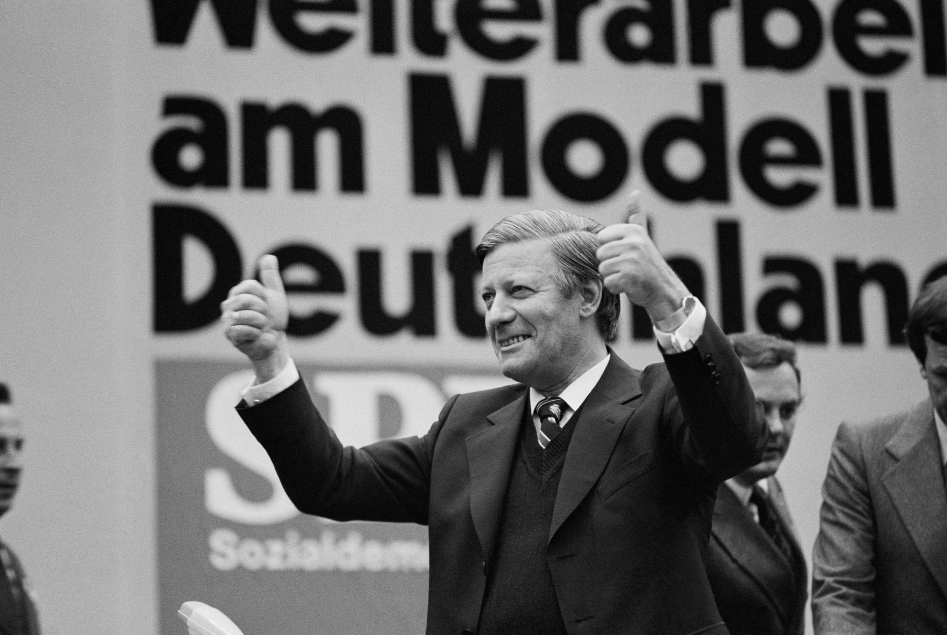 Deutscher Altkanzler Helmut Schmidt gestorben profil.at