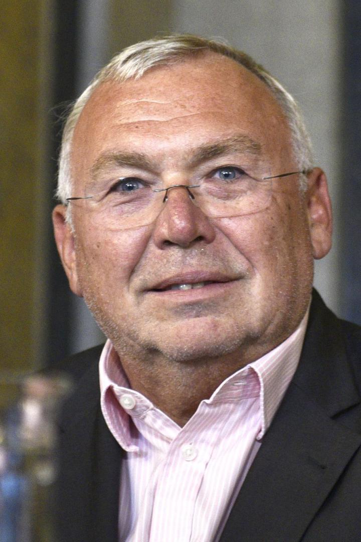 zu sehen ist der Ex-Bundeskanzler (SPÖ) und Signa Aufsichtsrat Alfred Gusenbauer.