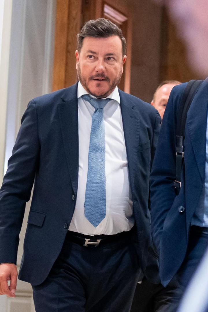 Ein Archivbild, auf dem René Benko auf dem Weg zu einem Untersuchungsausschuss zu sehen ist