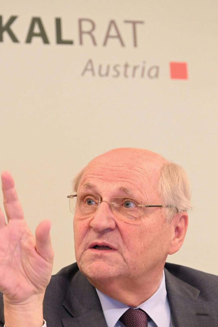 PK FISKALRAT AUSTRIA "AKTUALISIERTER BUDGETAUSBLICK 2025/26": BADELT