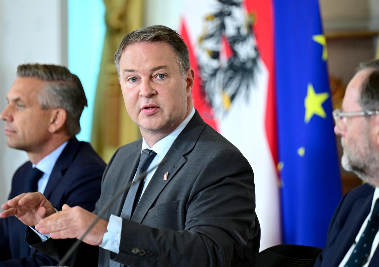 Babler beim Ministerrat mit Hattmannsdorfer und Schellhorn