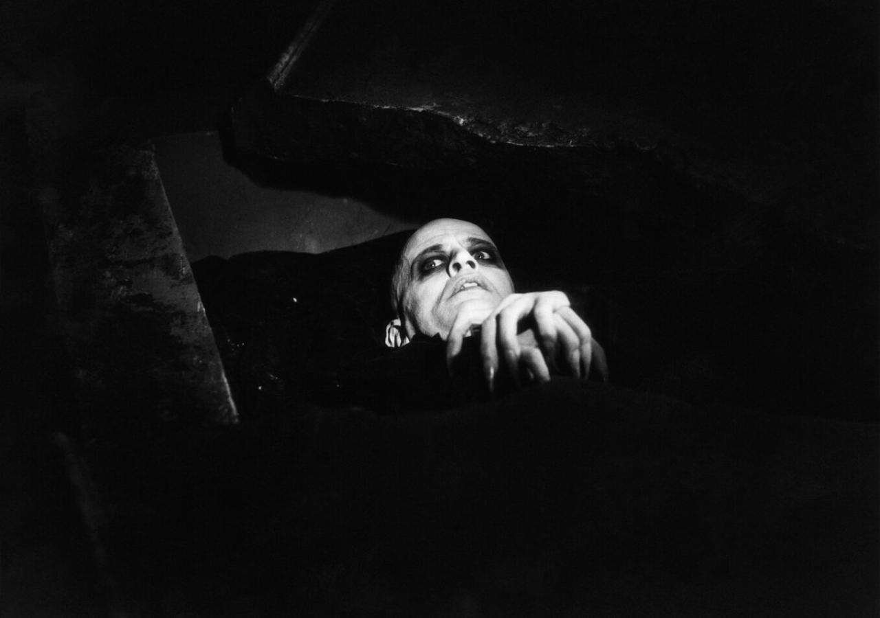 Das Bild zeigt den Schauspieler Klaus Kinski in seiner Rolle als Vampir Nosferatu.