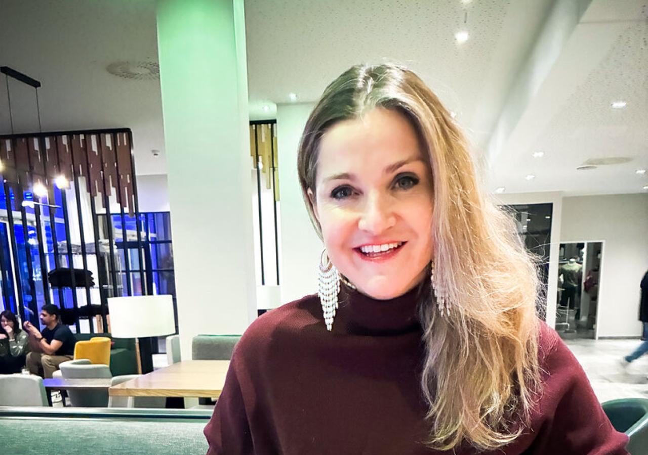 Lizz Görgl im Speisesaal des Robinson Club Villach