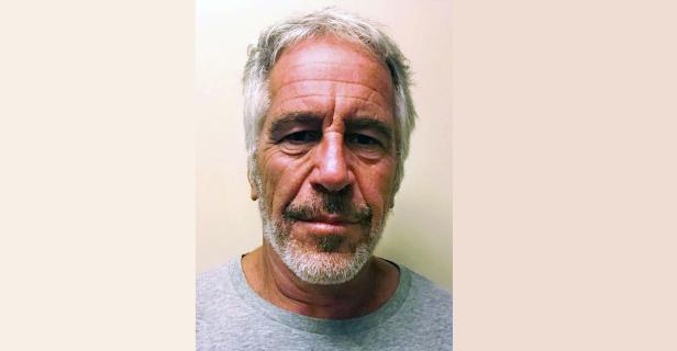 Jeffrey Epstein nach seiner Verhaftung Jeffrey Epstein nach seiner Verhaftung