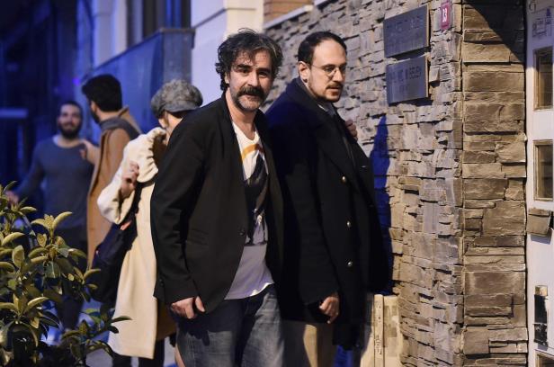 Deniz Yücel nach seiner Freilassung in Istanbul Deniz Yücel nach seiner Freilassung in Istanbul