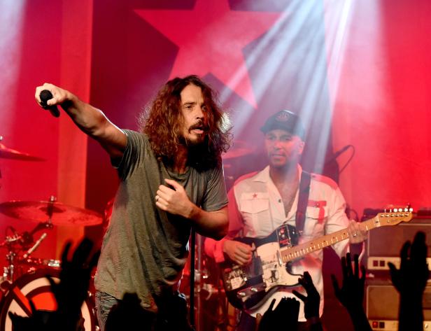 Chris Cornell hat sich im Alter von 52 das Leben genommen. Chris Cornell hat sich im Alter von 52 das Leben genommen.