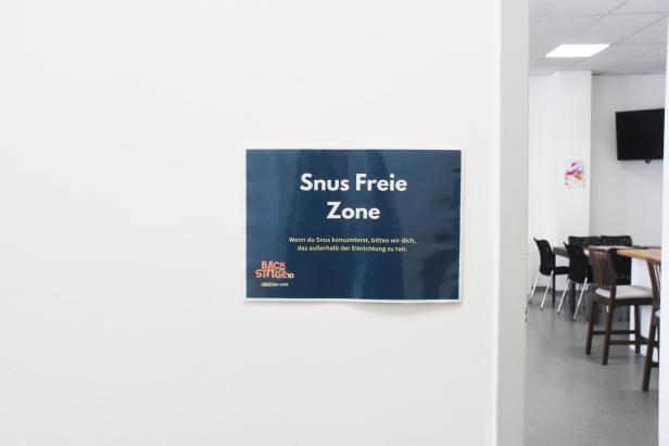 Schild auf dem steht: "Snus-Freie Zone"