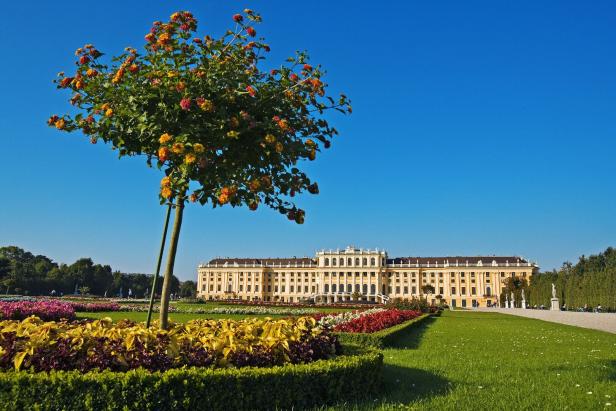 SCHLOSS SCHOENBRUNN - NEUER BESUCHERREKORD