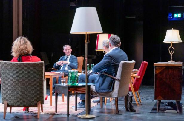 Theater Akzent mit profil.