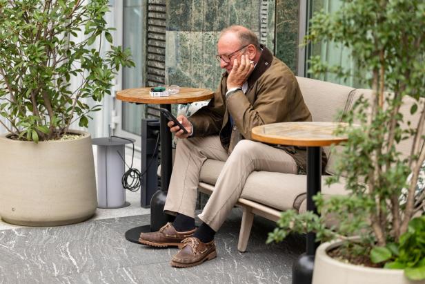 Franz Brunner in der Rauchpause.