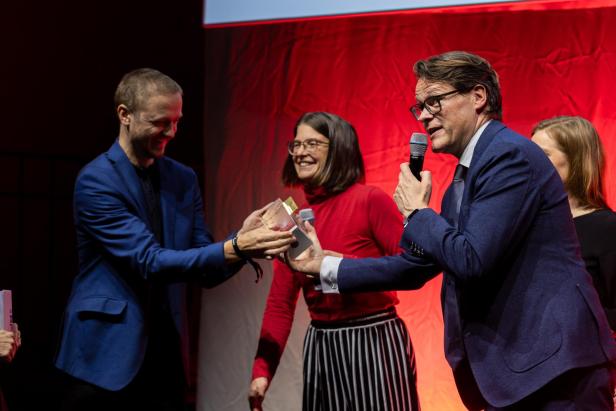 zeig profil Award-Show im Semper Depot