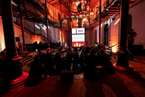 zeig profil Award-Show im Semper Depot