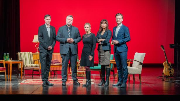 Stefan Melichar, Martin Ortner, Anna Thalhammer, Marina Delcheva und Jakob Winter im Theater Akzent.