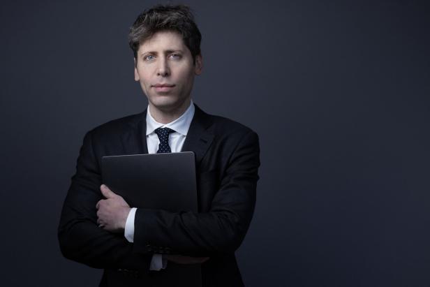 Sam Altman, Chef des KI-Unternehmens OpenAI, im dunklen Anzug