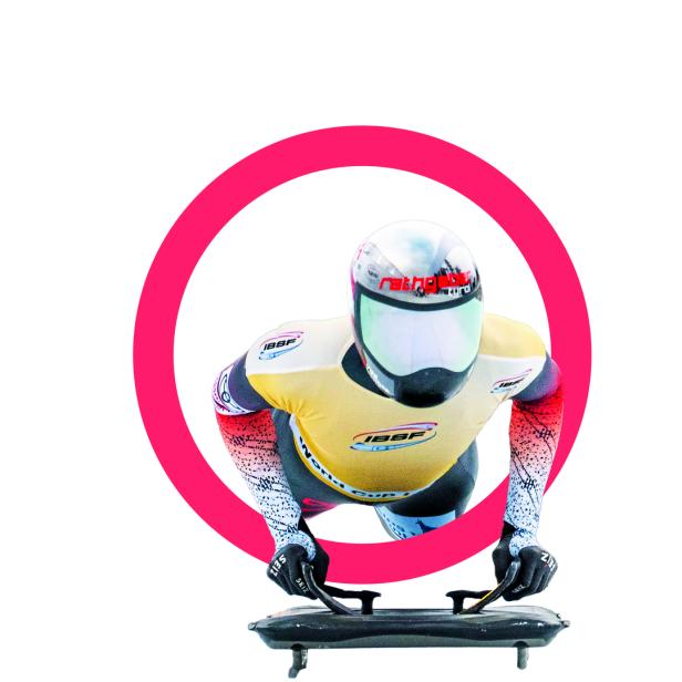Foto-Illustration zeigt Janine Flock beim Skelettonrennen in einem roten olympischen Ring