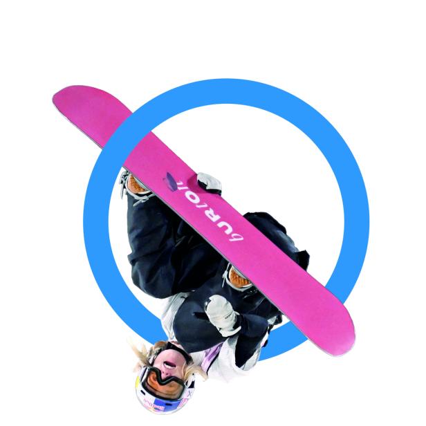 Foto-Illustration zeigt Anna Gasser beim Snowboard-Sprung durch einen blauen olympischen Ring