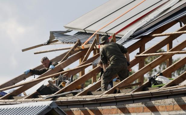 Szenen nach dem russischen Drohnenangriff