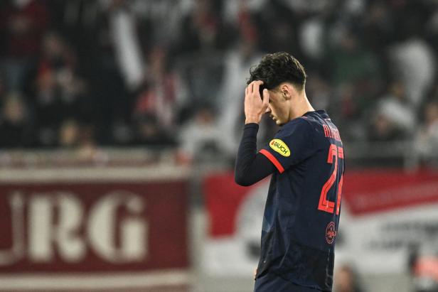 RB-Salzburg-Spieler Kerim Alajbegovic ratlos bei der Niederlage gegen Freiburg im Europacup