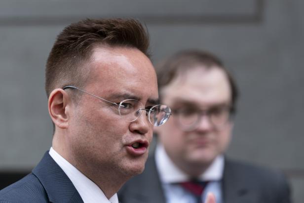 Porträt eines Mannes mit Brille: Nile Gardiner