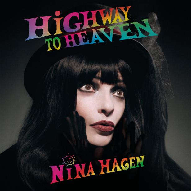 Nina Hagen mit entrücktem Blick auf dem Cover ihres jüngsten Albums, das den Titel "Highway to Heaven" trägt 
