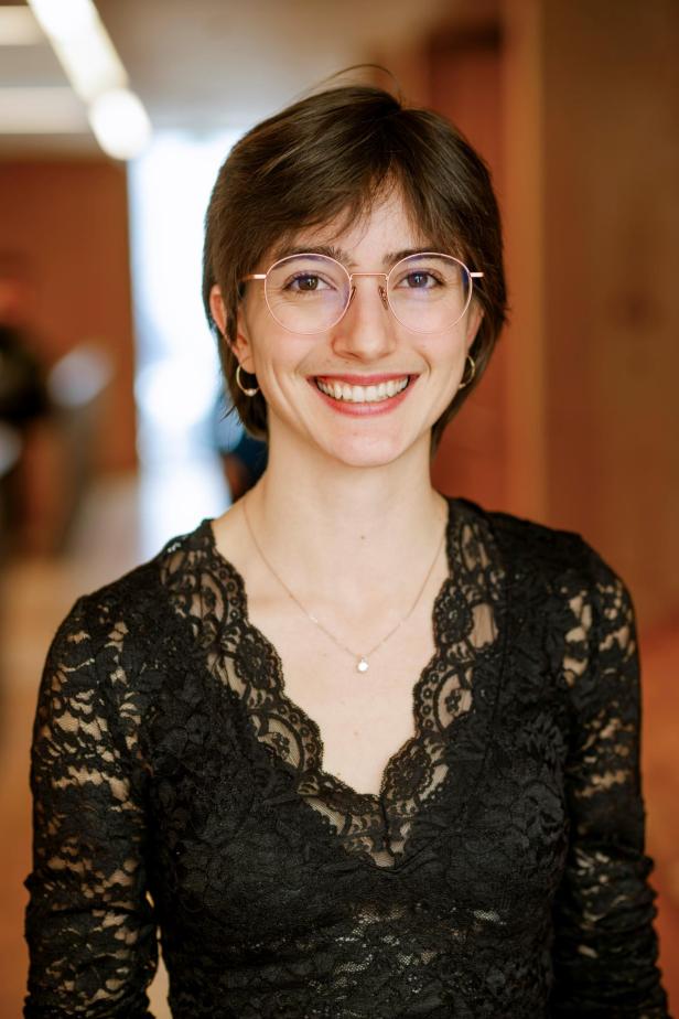 Ronja Dummann lächelt in die Kamera