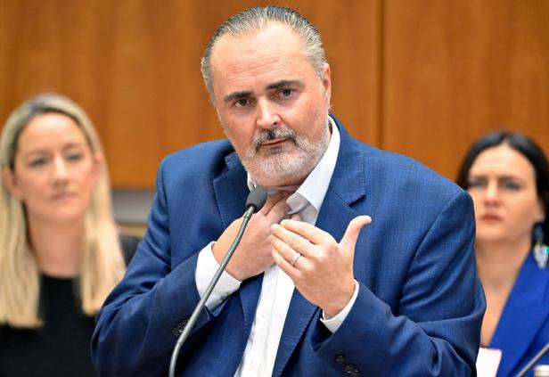 SONDERSITZUNG DES BURGENLÄNDISCHEN LANDTAGS: LH DOSKOZIL (SPÖ)