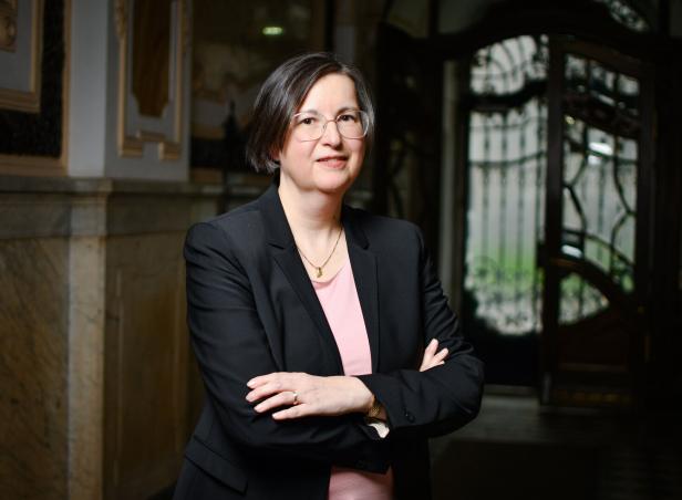 Die Ökonomin Sabine Vogler von der Gesundheit Österreich GmbH befasst sich intensiv mit Mechanismen der Preisbildung im Arzneimittelbereich.