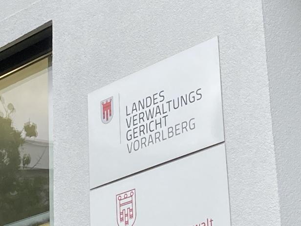 Eingangsschild des Landesverwaltungsgerichts Vorarlberg