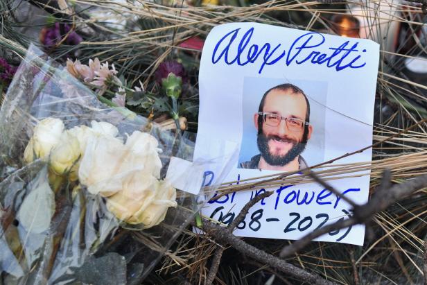 Gedenken an Alex Pretti, ein Demonstrant, der in Minneapolis von Grenzschutzbeamten  erschossen wurde