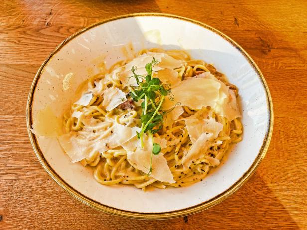 Das Bild zeigt eine Portion Spaghetti Carbonara
