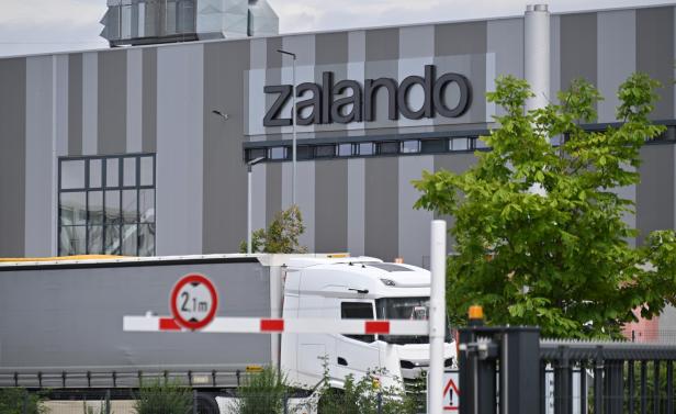 Gebäude eines Zalando-Logistikzentrums