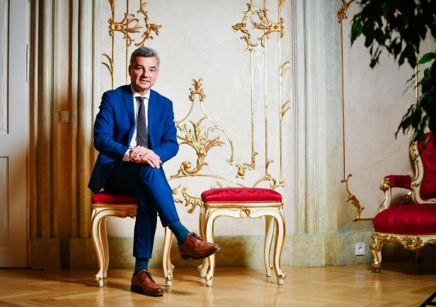 Wolfgang Peschorn in seinem Büro