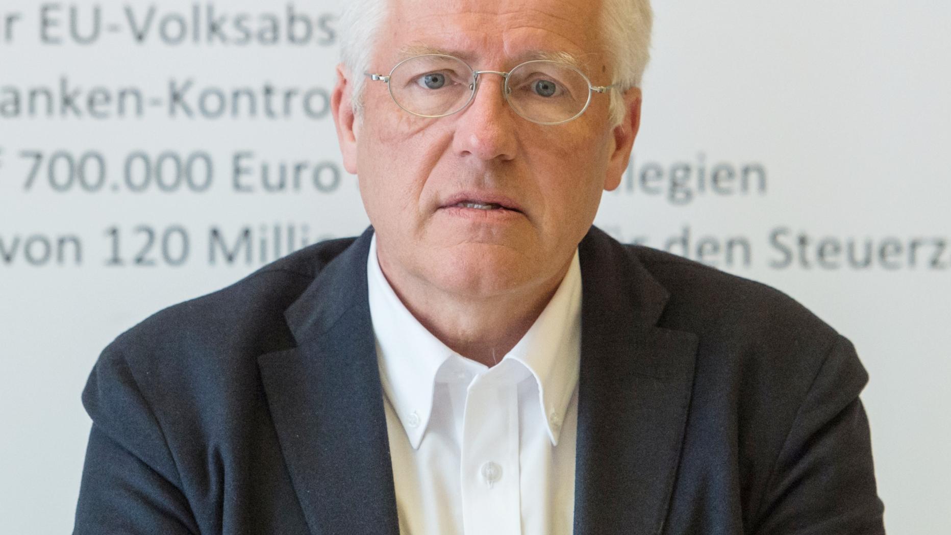 Justiz Die Ermittlungen gegen HansPeter Martin laufen weiter