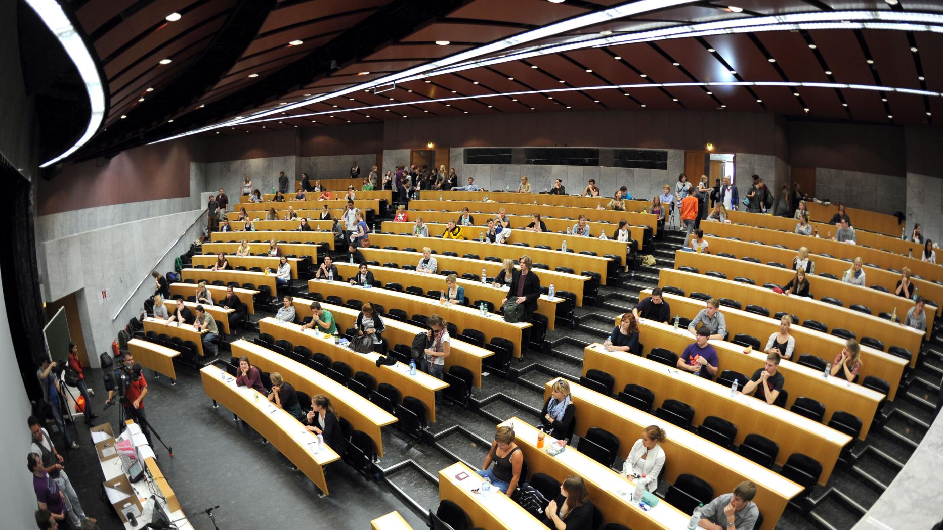 Dissertation vs thesis picture