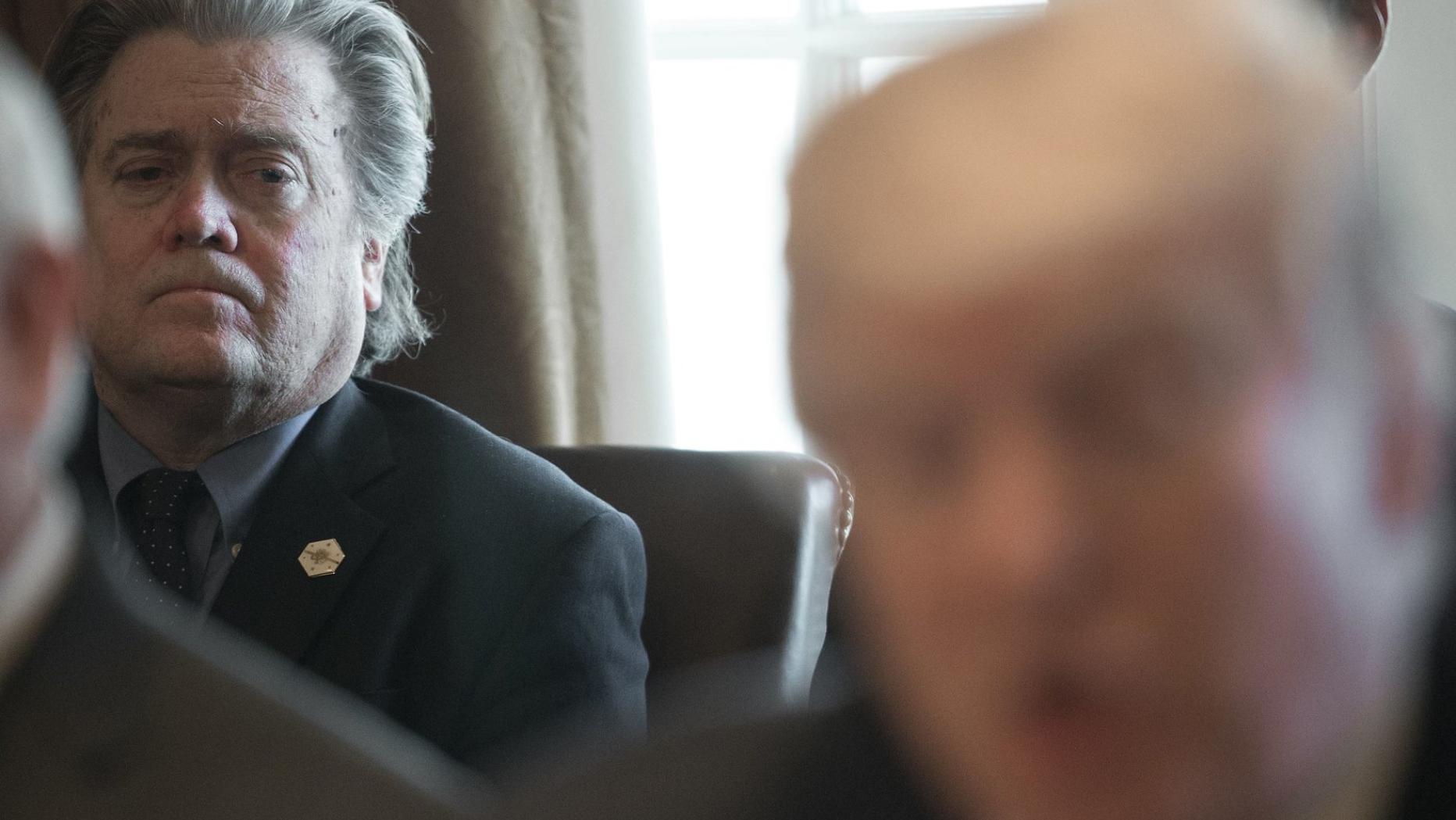 Früherer Trump-Berater Steve Bannon festgenommen | profil.at