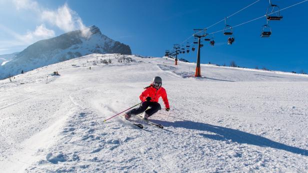 Bei blauem Himmel und Sonne kostet der Skipass in manchen Skigebieten mehr