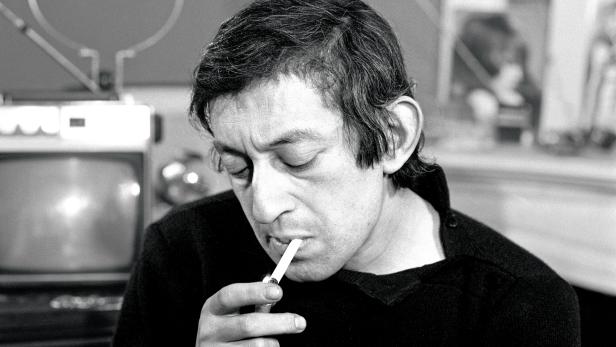 Etliche französische Stilikonen wie Serge Gainsbourg sind ohne Zigarette in der Hand kaum vorstellbar. Etliche französische Stilikonen wie Serge Gainsbourg sind ohne Zigarette in der Hand kaum vorstellbar.