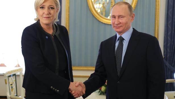 Marine Le Pen und Wladimir Putin bei einem Treffen im März.