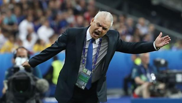 Anghel Iordanescu reagierte sehr aufgebracht Anghel Iordanescu reagierte sehr aufgebracht