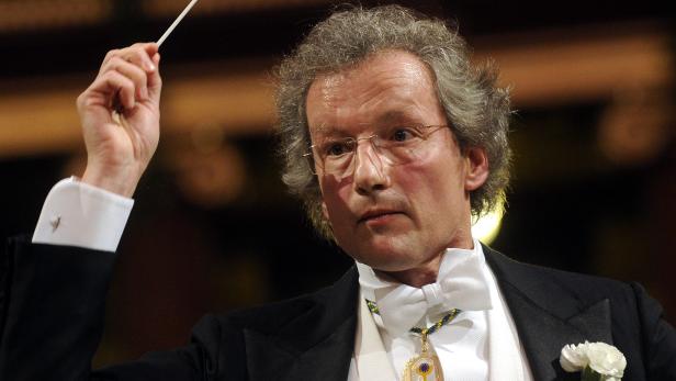 Dirigent Franz Welser-Möst während der Eröffnung des Philharmonikerballes 2015.