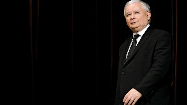 Jaroslaw Kaczynski ist Dreh- und Angelpunkt seiner Partei, obwohl er kein Regierungsamt mehr innehat Jaroslaw Kaczynski ist Dreh- und Angelpunkt seiner Partei, obwohl er kein Regierungsamt mehr innehat