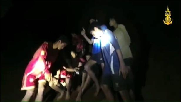 Thailand: Jugendliche müssen in Höhle ausharren Thailand: Jugendliche müssen in Höhle ausharren