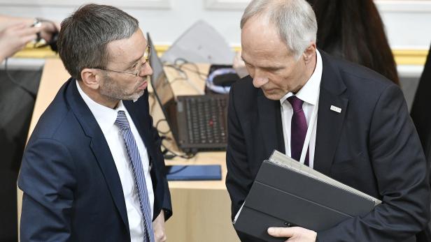 Innenminister Herbert Kickl (FPÖ) und der Generalsekretär im Bundesministerium für Inneres, Peter Goldgruber