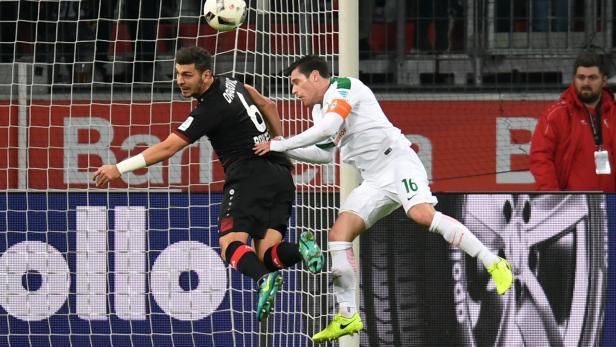 AUSTRO-DUELL IN DEUTSCHLAND: Aleksandar Dragovic (Bayer Leverkusen) und Zlatko Junuzovic (Werder Bremen) AUSTRO-DUELL IN DEUTSCHLAND: Aleksandar Dragovic (Bayer Leverkusen) und Zlatko Junuzovic (Werder Bremen)