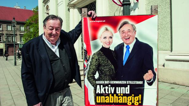 ÄHNLICHKEITEN: Der Autor neben einem Lugner-Wahlplakat.