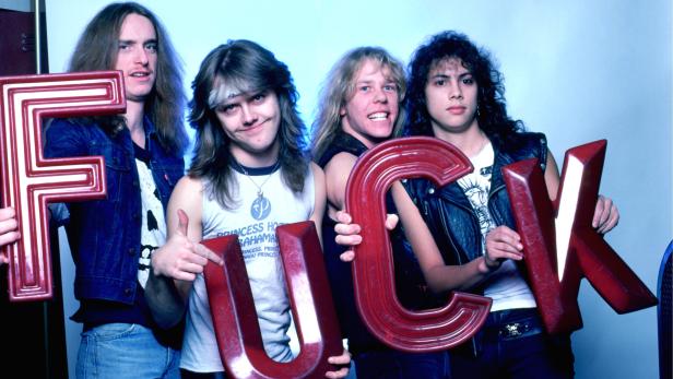 Metallica 1985: Cliff Burton, Lars Ulrich, James Hetfield, Kirk Hammett. Metallica 1985: Cliff Burton, Lars Ulrich, James Hetfield, Kirk Hammett.