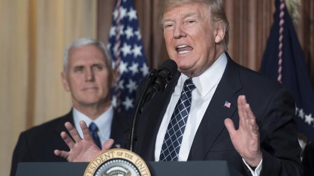 Donald Trump hat offenbar den Ausstieg der USA aus dem Pariser Klimaschutzabkommen beschlossen. Donald Trump hat offenbar den Ausstieg der USA aus dem Pariser Klimaschutzabkommen beschlossen.