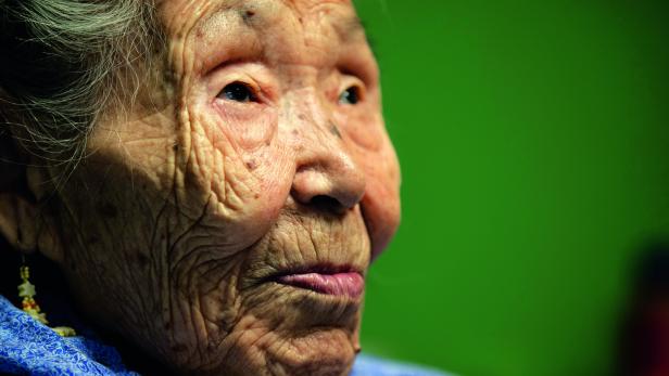 NUMMER 1: Die 90-jährige Lizzie Chimiugak war die erste Person, die 
bei der US-Volkszählung registriert wurde.