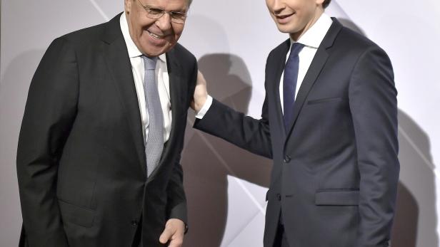 Der russische Außenminister (AM) Sergej Lawrow (l.) und Österreichs AM Sebastian Kurz. 