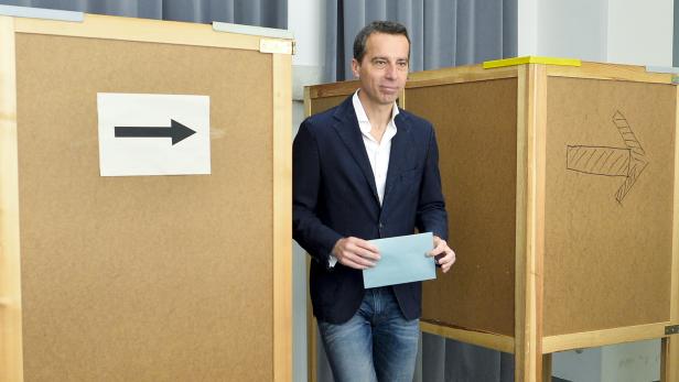 Bundeskanzler Christian Kern am Sonntag, 22. Mai 2016, im Rahmen der Stimmabgabe zur Stichwahl der Bundespräsidentenwahl in Wien.